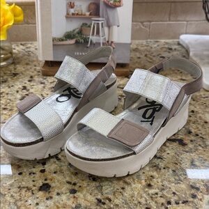OTBT Women's Sandals in Silver and Tan